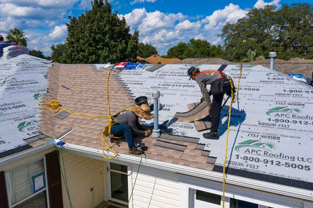Hiring local roofing expert in Mentor