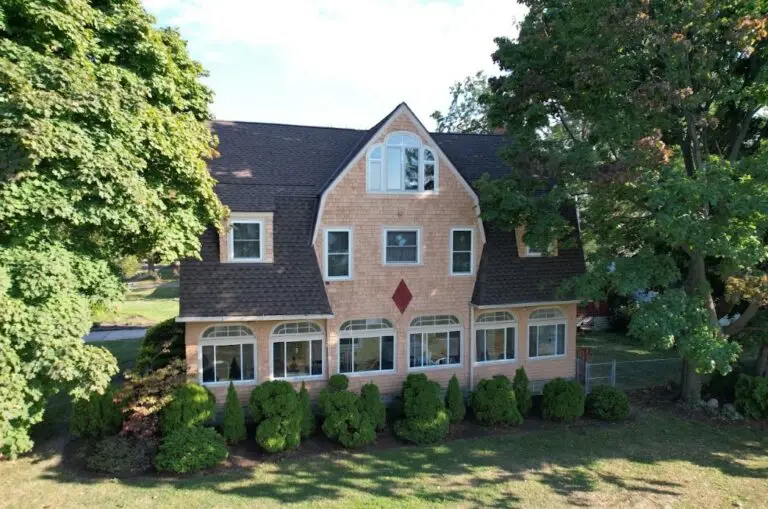 residential roofing services in Willoughby Hills, OH